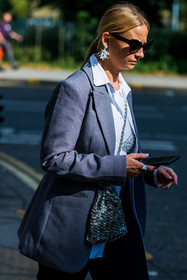blazer, mini bag, shirt, earrings, sunglasses, paco rabbane, fashion week, frenchystyle, FW, jonathan paciullo, street style, SS 22, SPRING SUMMER 2022, LFW, LONDON, vertical, atmosphere details, detail