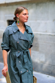 atmosphere details, belted coat, claire beermann, detail, earrings, fashion week, frenchystyle, FW, gingham, graphic coat, jonathan paciullo, MENSWEAR, PARIS, PFW, printed coat, SPRING SUMMER 2018, SS 18, street style, trench coat, vertical