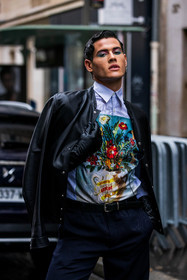 belt, black belt, black gloves, black jacket, black pants, blue shirt, floral print, flower, gloves, green eyeshadow, jacket, leather gloves, leather jacket, menswear, pants, printed shirt, Raphael Say, shirt, striped shirt, stripes, fashion week, frenchystyle, FW, jonathan paciullo, street style, PFW, PARIS, SPRING SUMMER 2022, SS 22, vertical, atmosphere details