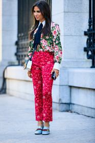 black and white bag, blue shoes, embroidered bag, fashion week, floral, flowers, frenchystyle, full length, FW, glitter, green shirt, gucci, jonathan paciullo, leather bag, NEW YORK, NYFW, prada, printed pants, printed shirt, red pants, shiny shoes, SPRING SUMMER 2018, SS 18, street style, trousers, vertical, white bag