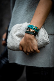 close up detail, bracelet details, jewel close up, bag detail, green bracelet, leather bracelet, studs bracelet, hermes bracelet, multi bracelet, white leather clutch, plaited clutch, bottega veneta bag, street style, jonathan paciullo, FW, frenchystyle, fashion week, MFW, MILAN, SPRING SUMMER 2021, SS 21, vertical, detail