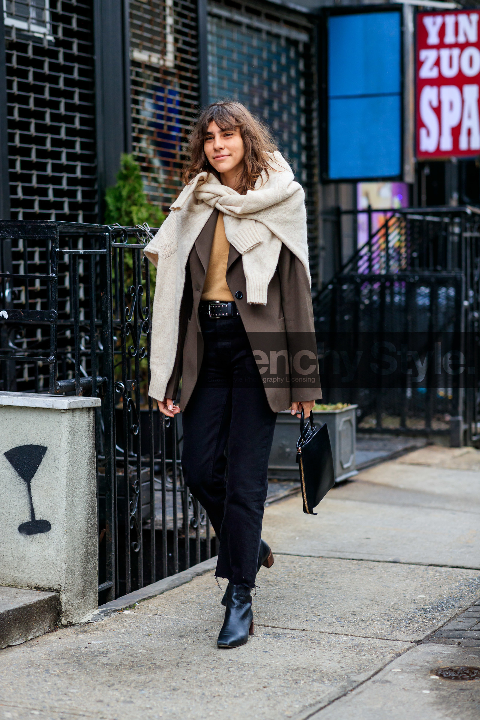 beige sweater, black bag, black denim, black shoes, blazer, brown jacket, camel sweater, denim pants, high heels, jeans, leather bag, leather shoes, model, oversize, trousers, frenchystyle, jonathan paciullo, street style, NYFW, NEW YORK, AUTUMN WINTER 2019-2020, AW 19-20, FALL WINTER 2019-2020, FW 19-20, fashion week, FW, vertical, full length