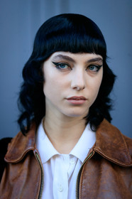 make up, make up details, close up detail, black eyeliner, hair details, devon ross, street style, jonathan paciullo, FW, frenchystyle, fashion week, MFW, MILAN, SPRING SUMMER 2021, SS 21, vertical, detail, portrait, model