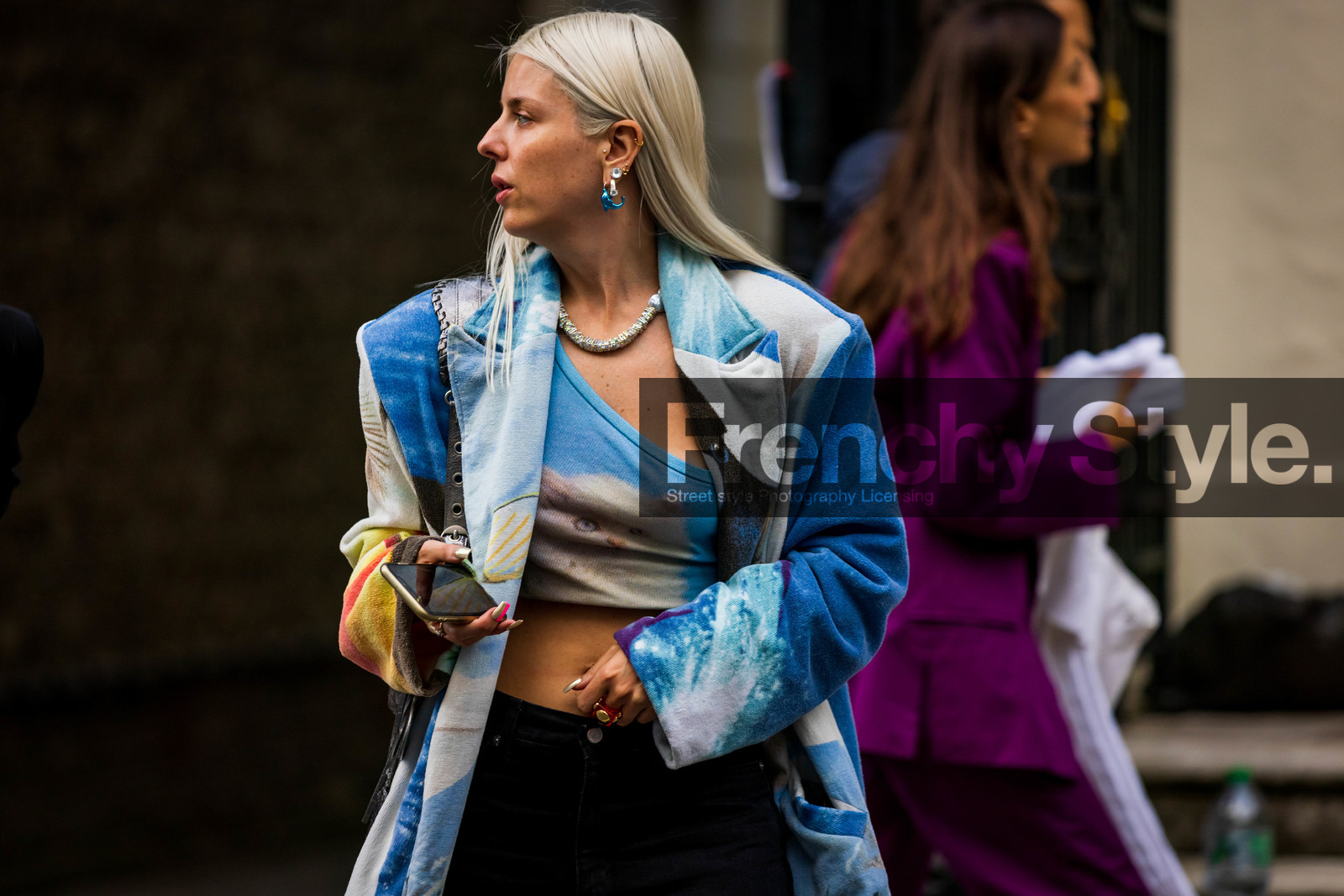 Jaime-Maree Shipton, print, blazer, top, blue sky, blue, earrings, necklace, fashion week, frenchystyle, FW, jonathan paciullo, street style, SPRING SUMMER 2022, SS 22, LFW, LONDON, horizontal, atmosphere details, detail