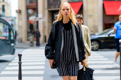 atmosphere details, AUTUMN WINTER 2016-2017, AW 16-17, black bag, black dress, black jacket, bomber jacket, detail, FALL WINTER 2016-2017, fashion week, frenchystyle, FW, FW 16-17, geometric, graphic dress, HAUTE COUTURE, horizontal, jonathan paciullo, leather bag, MENSWEAR, model, PARIS, PFW, street style, striped dress, stripes