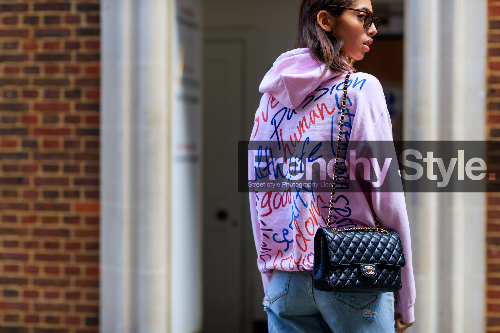 2.55 bag, atmosphere details, black bag, blue denim, chanel, denim pants, detail, fashion week, frenchystyle, FW, hoodie, horizontal, jeans, jonathan paciullo, leather bag, LFW, LONDON, model, pink sweater, printed sweater, ripped pants, SPRING SUMMER 2018, SS 18, street style, trousers