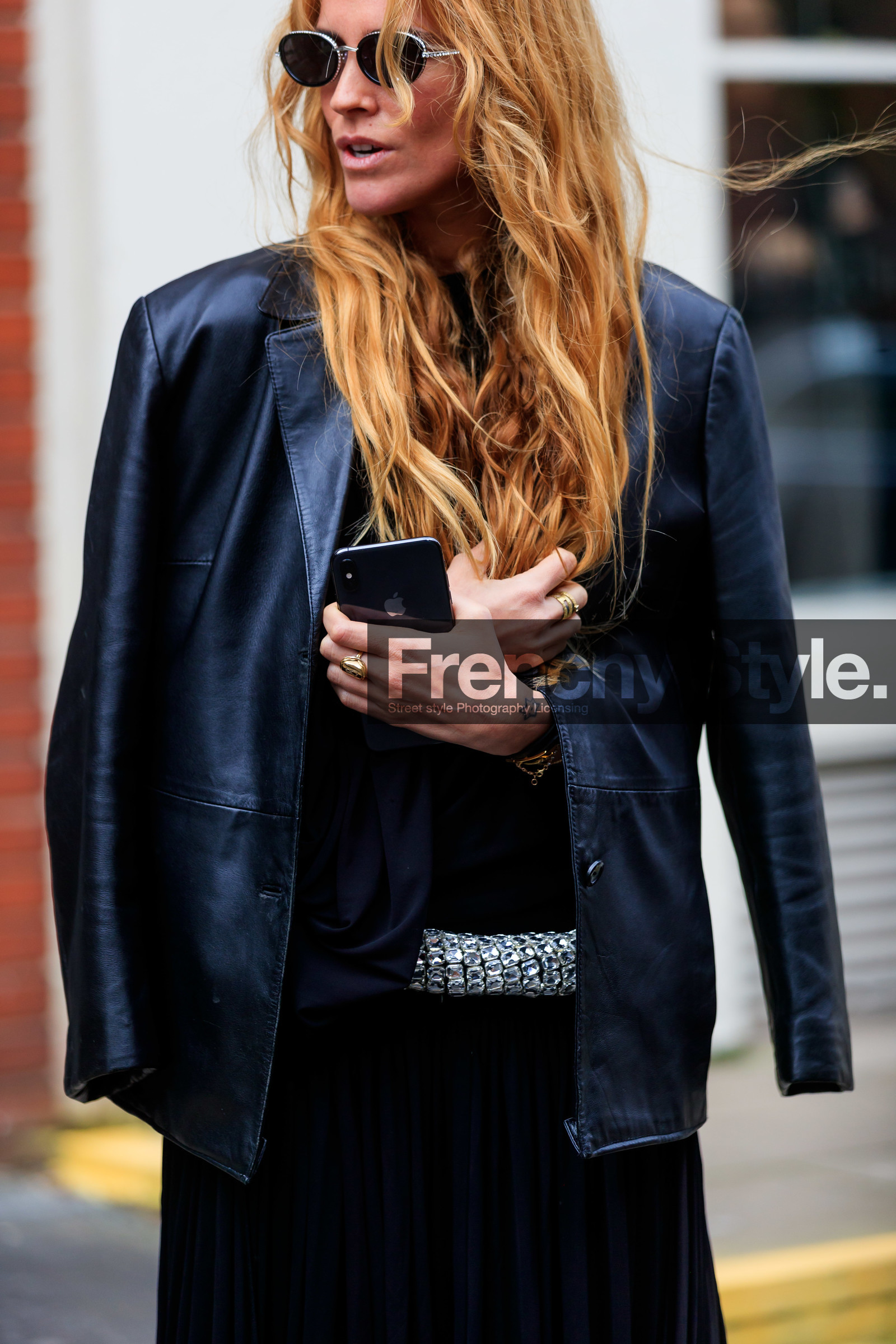 blanca miro scrimieri, iphone, black leather jacket, black dress, black sunglasses, strassed sunglasses, strassed belt, fashion week, frenchystyle, FW, jonathan paciullo, street style, LFW, LONDON, AUTUMN WINTER 2020-2021, FALL WINTER 2020-2021, FW 20-21, vertical, atmosphere details, detail