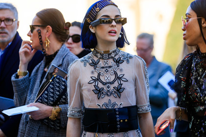 black and white, black bag, black belt, bracelet, christian dior, embroideries, graphic dress, headband, leather bag, leather belt, printed dress, rings, see through, sita abellan, sunglasses, tattoos, tulle, white dress, fashion week, frenchystyle, FW, jonathan paciullo, street style, PFW, PARIS, AUTUMN WINTER 2019-2020, AW 19-20, FALL WINTER 2019-2020, FW 19-20, horizontal, atmosphere details, detail
