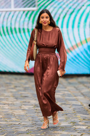 bettina looney, brown dress, long sleeves dress, long dress, silk dress, belted dress, loewe bag, shoulder bag, brown leather bag, golden earrings, big earrings, white leather sandals, high heels sandals, multi straps sandals, fashion week, frenchystyle, FW, jonathan paciullo, street style, PFW, PARIS, SPRING SUMMER 2020, SS 20, horizontal, full length