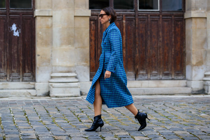 erika boldrin, silvered earrings, dangling earrings, celine sunglasses, scale sunglasses, big sunglasses, blue coat, checked coat, balenciaga coat, black leather boots, low boots, laced boots, sharp end boots, louis vuitton boots, high heels boots, fashion week, frenchystyle, FW, jonathan paciullo, street style, PFW, PARIS, SPRING SUMMER 2020, SS 20, horizontal, atmosphere details, full length