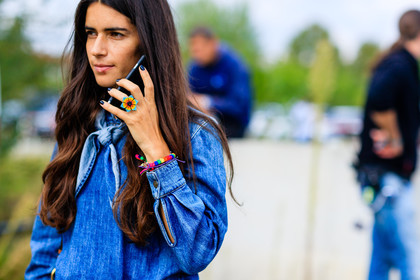 atmosphere details, blue bandana, bracelet, chiara totire, denim shirt, denim top, detail, fashion week, flower, frenchystyle, FW, hippie, horizontal, jonathan paciullo, MFW, MILAN, rings, SPRING SUMMER 2017, SS 17, street style