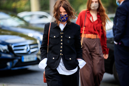 black jacket, white shirt, camel leather bag, shoulder bag, chloe bag, chloe jacket, brown leather bag, covid face mask, fashion week, frenchystyle, FW, jonathan paciullo, street style, PFW, PARIS, SPRING SUMMER 2021, SS 21, horizontal, atmosphere details, detail