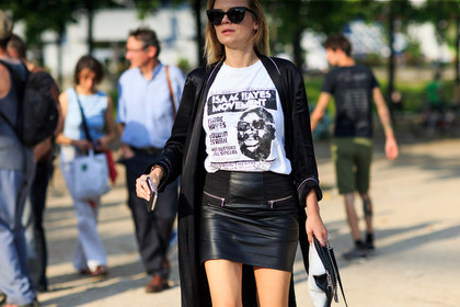 atmosphere details, black coat, black jacket, black skirt, detail, fashion week, frenchystyle, FW, horizontal, jonathan paciullo, leather skirt, MENSWEAR, PARIS, PFW, printed t shirt, SPRING SUMMER 2017, SS 17, street style, sunglasses, white t shirt