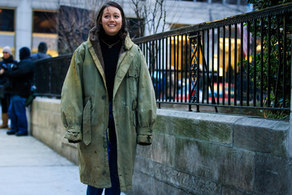 atmosphere details, AUTUMN WINTER 2016-2017, AW 16-17, black sweater, blue denim, denim pants, detail, fashion week, frenchystyle, FW, FW 16-17, green coat, horizontal, jeans, jonathan paciullo, kaki coat, NEW YORK, NYFW, rachael wang, street style, trousers, turtleneck sweater, woman, zip