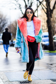 AUTUMN WINTER 2016-2017, aviator sunglasses, AW 16-17, black leggings, blue coat, blue fur, chloe, FALL WINTER 2016-2017, fashion week, frenchystyle, full length, fur coat, FW, FW 16-17, golden shoes, gucci, jonathan paciullo, leather bag, loafers, mini bag, mocassins, PARIS, PFW, pink fur, red bag, red fur, shiny shoes, shiny slippers, street style, sunglasses, trousers, vertical, white t shirt, yuwei zhangzou