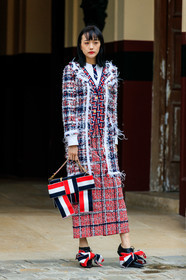 thom browne bag, thom browne coat, thom browne look, thom browne shoes, thom browne jacket, thom browne dress, tweed dress, tweed coat, tweed jacket, blue coat, blue bag, blue shies, white coat, white dress, white bag, white shoes, white shirt, white jacket, red coat, red dress, red bag, red shoes, red jacket, checked coat, checked dress, striped bag, striped jacket, striped shoes, striped tie, navy blue tie, sequins dress, long dress, used coat, used jacket, knot details, knot details shoes, knot details bag, hand bag, black leather shoes, kitten heels shoes, black leather derbie, fashion week, frenchystyle, FW, jonathan paciullo, street style, PFW, PARIS, SPRING SUMMER 2020, SS 20, horizontal, full length