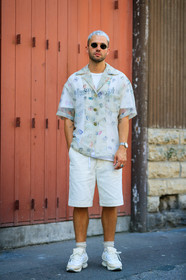 leather shoes, printed shirt, sunglasses, white shirt, white shorts, white sneakers, white t shirt, fashion week, frenchystyle, FW, jonathan paciullo, street style, PFW, PARIS, vertical, full length, AUTUMN WINTER 2018-2019, FALL WINTER 2018-2019, FW 18-19, alice & j.s