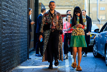 susie lau, crossbody bag, animal print coat, chain necklace, screen print caot, screen print shirt, sunglasses, strassed sunglasses, animal print top, turtleneck top, leather skirt, green skirt, tropical print top, fur sandals, fashion week, frenchystyle, FW, jonathan paciullo, street style, atmosphere details, horizontal, full length