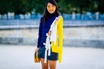 atmosphere details, black skirt, blue, blue sweater, bow, detail, fashion week, frenchystyle, FW, graphic sweater, horizontal, jonathan paciullo, leather bag, leather skirt, PARIS, PFW, SPRING SUMMER 2017, SS 17, street style, studded bag, sunglasses, white, yellow, yellow bag, yuyu zhangzou
