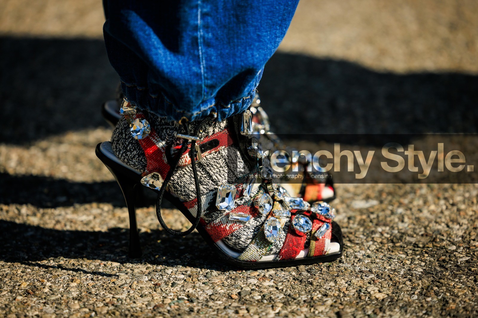details, shoes, stones sandals, studded sandals, knitted socks, tamu mcpherson, fashion week, frenchystyle, FW, jonathan paciullo, street style, atmosphere details, horizontal