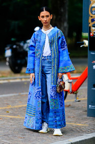 blue total look, blue jeans, blue jacket, blue coat, blue kimono, kimono jacket, white t-shirt, white necklace, pearl necklace, fendi bag, multicolor bag, animal skin bag, long jacket, long kimono, patchwork jacket, patchwork coat, patchwork kimono, white sneakers, nike shoes, ruffle bag, burgundy leather bag, green leather bag, orange leather bag, street style, jonathan paciullo, FW, frenchystyle, fashion week, MFW, MILAN, SPRING SUMMER 2021, SS 21, vertical, full length