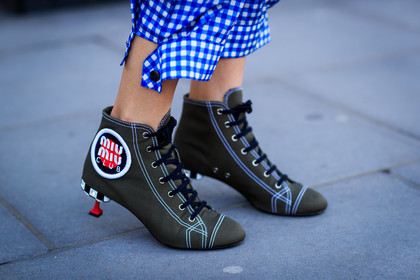 checked, gingham, graphic pants, green boots, high heels, leather shoes, miu miu, plaid, printed pants, printed shoes, trousers, fashion week, frenchystyle, FW, jonathan paciullo, street style, LFW, LONDON, AUTUMN WINTER 2018-2019, AW 18-19, FALL WINTER 2018-2019, FW 18-19, horizontal, atmosphere details, detail, estelle pigault