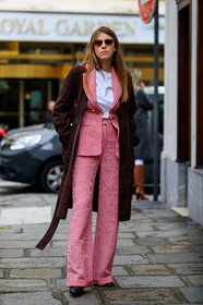 monica ainley, brown suede jacket, long jacket, red jacket, red pants, vichy printed jacket, vichy printed pants, white t-shirt, eyecat sunglasses, metalic frame sunglasses, fashion week, frenchystyle, FW, jonathan paciullo, street style, PFW, PARIS, vertical, full length