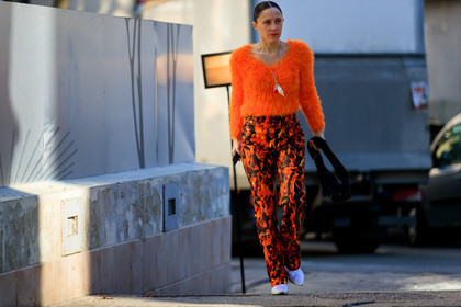 black bag, graphic pants, leather bag, leather shoes, marine serre, necklace, orange sweater, printed pants, red pants, trousers, white shoes, fashion week, frenchystyle, FW, jonathan paciullo, street style, PFW, PARIS, AUTUMN WINTER 2019-2020, AW 19-20, FALL WINTER 2019-2020, FW 19-20, horizontal, atmosphere details, full length