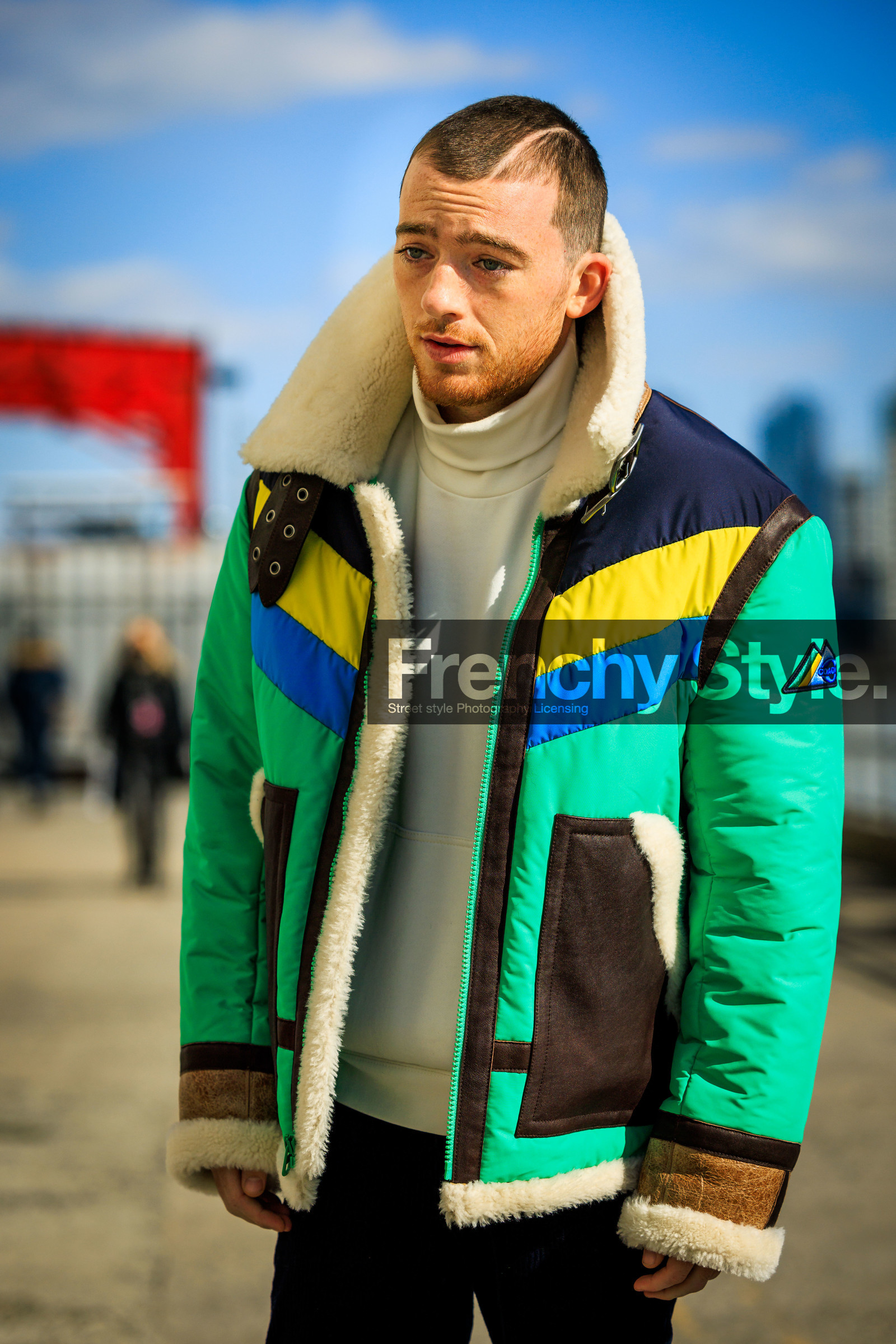 green winter jacket, multicolor winter jacket, furry jacket, striped jacket, white turtlenceck, angus cloud, fashion week, frenchystyle, FW, jonathan paciullo, street style, NYFW, NEW YORK, AUTUMN WINTER 2022-2023, FALL WINTER 2022_2023, FW 22-23, vertical, atmosphere details