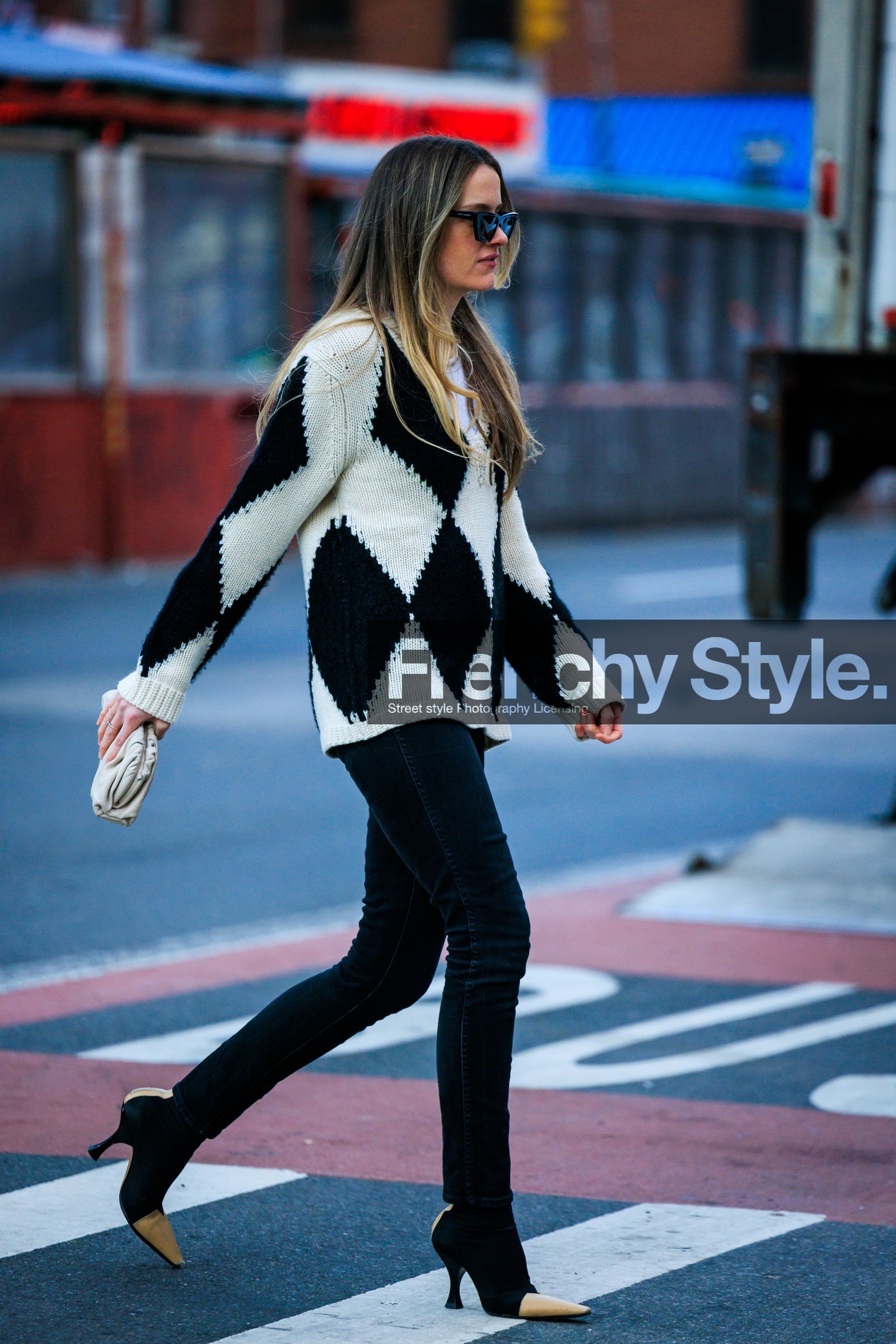 black and white rombhus cardigan bush, black skinny pants, black and beige pointy boots, black sunglasses, fashion week, frenchystyle, FW, jonathan paciullo, street style, NYFW, NEW YORK, AUTUMN WINTER 2022-2023, FALL WINTER 2022_2023, FW 22-23, vertical, full length