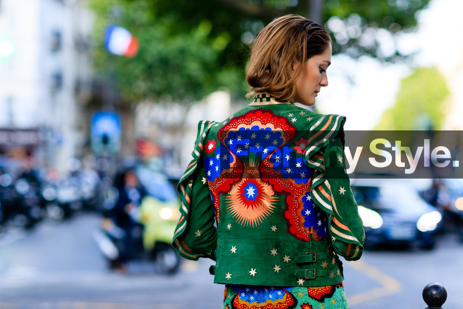 atmosphere details, AUTUMN WINTER 2016-2017, AW 16-17, back detail, blue, detail, drawings, embroidered dress, embroideries, FALL WINTER 2016-2017, fashion week, frenchystyle, FW, FW 16-17, glitter, graphic jacket, green, green dress, green jacket, HAUTE COUTURE, horizontal, jonathan paciullo, leather jacket, leather perfecto, MENSWEAR, multicolor, multicolor jacket, orange, PARIS, PFW, printed dress, printed jacket, red, sequined dress, sofia sanchez de betak, stars, street style, stripes, valentino, yellow