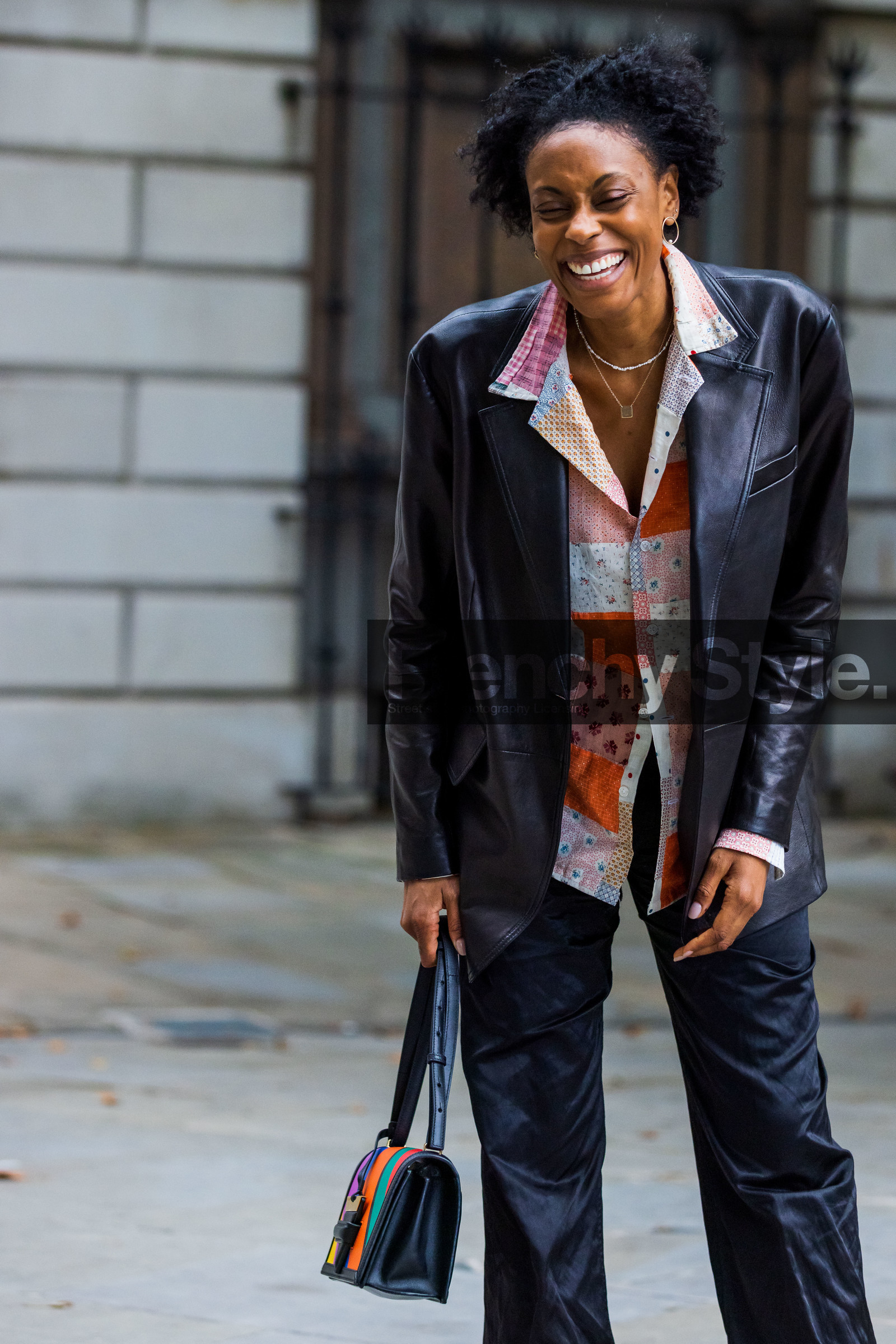 Donna Wallace, shirt, colorful, leather, blazer, handbag, trousers, fashion week, frenchystyle, FW, jonathan paciullo, street style, SS 22, SPRING SUMMER 2022, LFW, LONDON, vertical, atmosphere details, detail