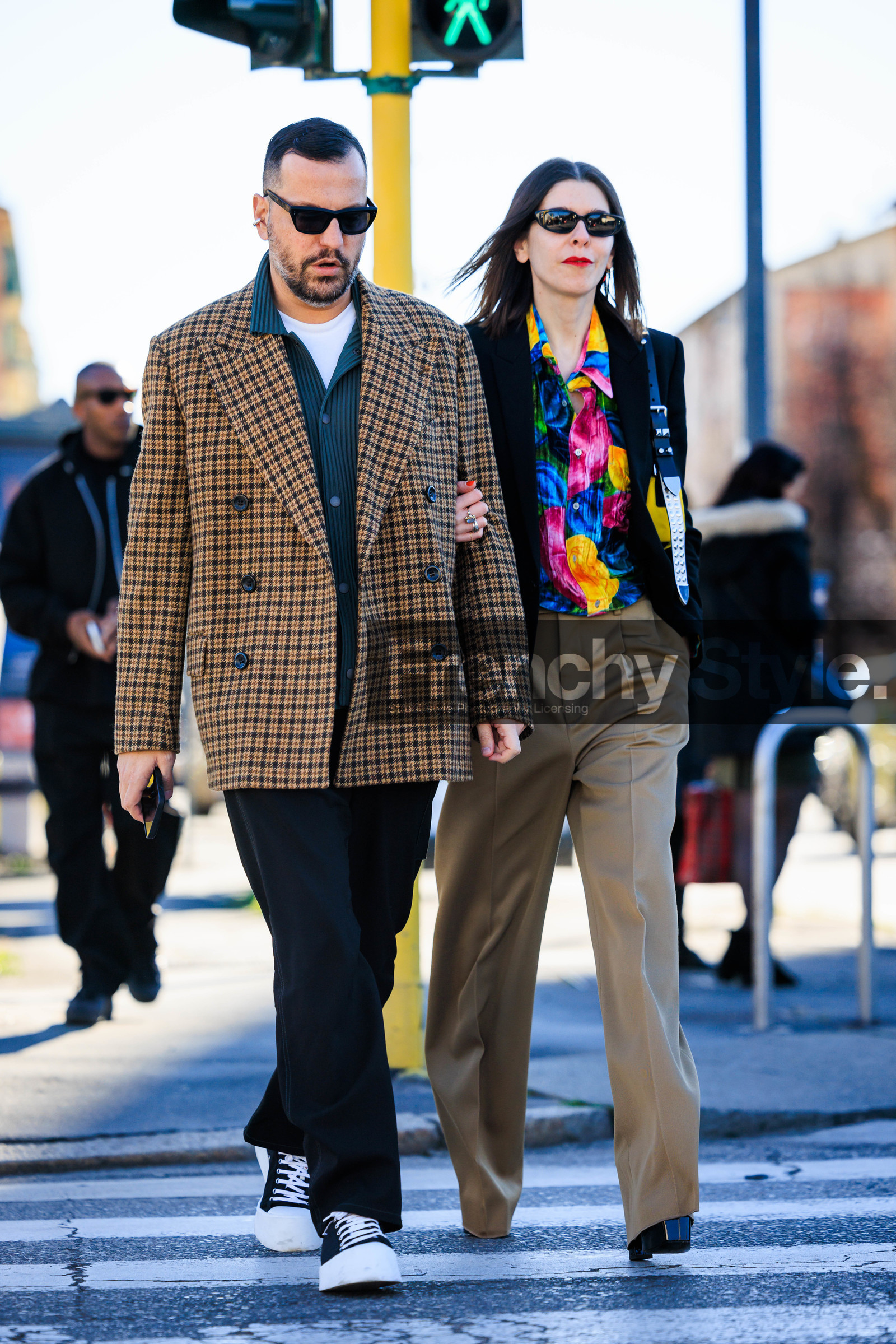 plaid jacket, dark yellow jacket, buttoned jacket, green shirt, tshirt, black pants, black sneakers, marni sneakers, dark beige pants, printed shirt, multicolor shirt, black blazer, black sunglasses, black handbag, fashion week, frenchystyle, FW, jonathan paciullo, street style, vertical, full length