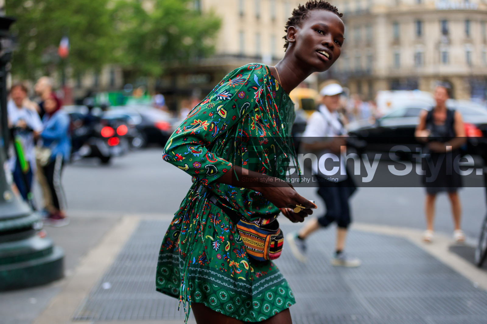 fanny pack, graphic bag, graphic dress, green dress, leather bag, multicolor bag, printed bag, printed dress, short hair, fashion week, frenchystyle, FW, jonathan paciullo, street style, PFW, PARIS, atmosphere details, horizontal, detail, model, AUTUMN WINTER 2018-2019, FALL WINTER 2018-2019, FW 18-19
