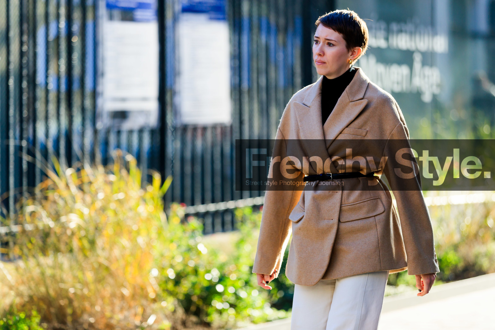 beige jacket, black belt, black sweater, leather belt, trousers, turtleneck sweater, PARIS, PFW, street style, jonathan paciullo, FW, frenchystyle, fashion week, AUTUMN WINTER 2019-2020, AW 19-20, FALL WINTER 2019-2020, FW 19-20, horizontal, atmosphere details, detail