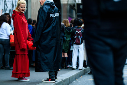 atmosphere details, AUTUMN WINTER 2016-2017, AW 16-17, back detail, black coat, black sneakers, comme des garçons, FALL WINTER 2016-2017, fashion week, frenchystyle, full length, fur bag, FW, FW 16-17, HAUTE COUTURE, hoodie, horizontal, jonathan paciullo, MENSWEAR, PARIS, PFW, rain coat, raincoat, red bag, red skirt, red sweater, street style, vêtements
