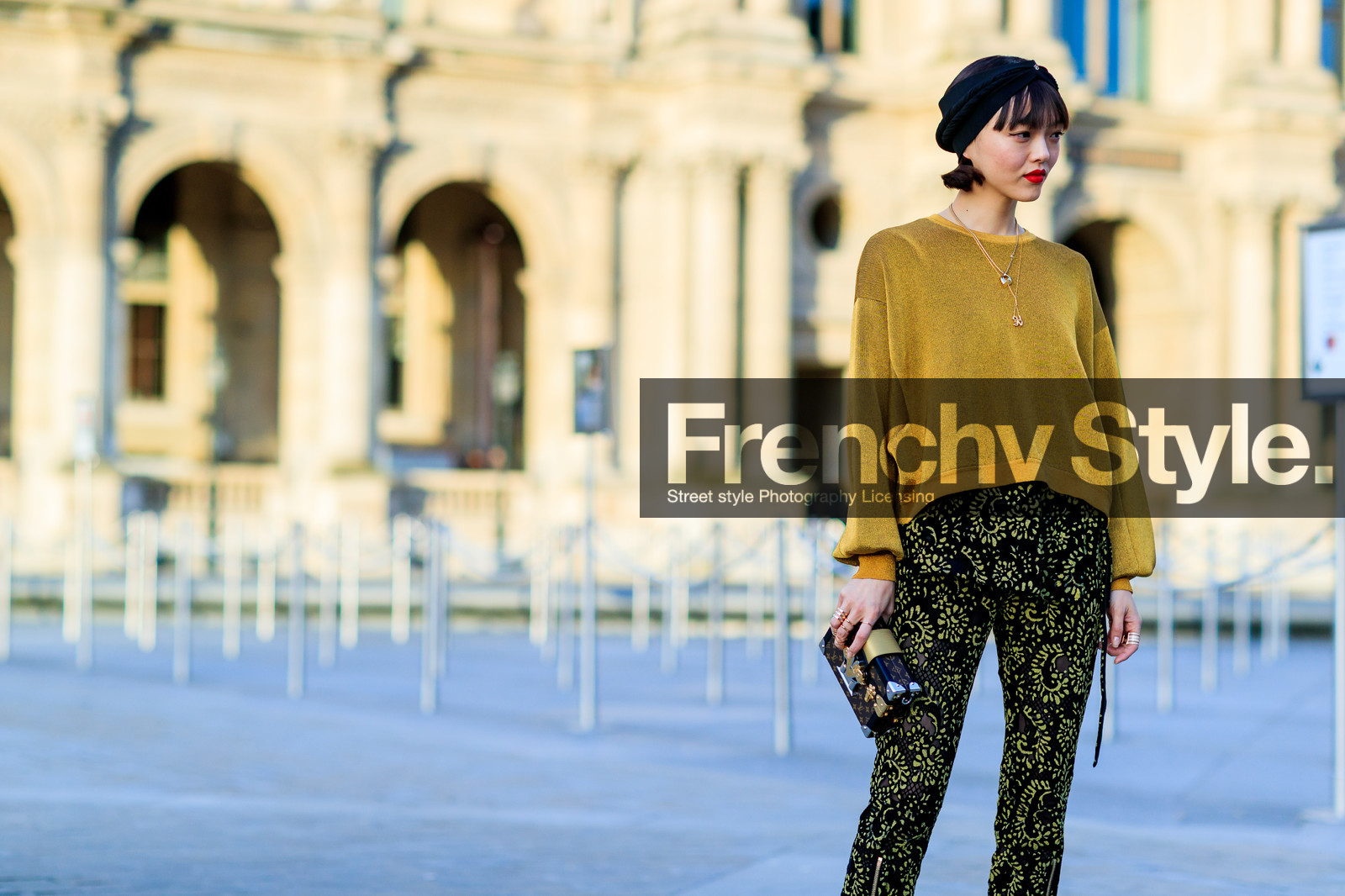 atmosphere details, AUTUMN WINTER 2017-2018, AW 17-18, brown bag, detail, FALL WINTER 2017-2018, fashion week, frenchystyle, FW, FW 17-18, horizontal, jonathan paciullo, leather bag, louis vuitton, monogram, PARIS, PFW, printed pants, street style, trousers, yellow sweater