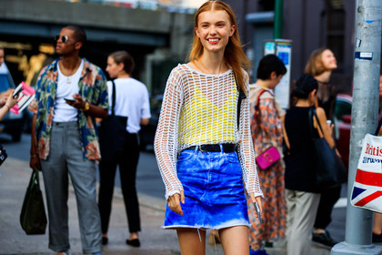 black belt, blue denim, denim skirt, leather belt, model, white sweater, yellow top, fashion week, frenchystyle, FW, jonathan paciullo, street style, NYFW, NEW YORK, SPRING SUMMER 2019, SS 19, atmosphere details, horizontal, detail