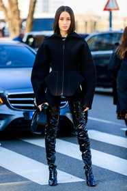 alexandra guerain, black jacket, black polish boots, high boots, technical fabric jacket, oversize jacket, zipped jacket, black leather bag, hand bag, round shape bag, black legging, legging pants, fashion week, frenchystyle, FW, jonathan paciullo, street style, MFW, MILAN, AUTUMN WINTER 2020-2021, FALL WINTER 2020-2021, FW 20-21, vertical, full length