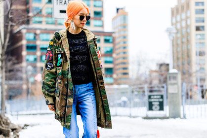 atmosphere details, AUTUMN WINTER 2017-2018, AW 17-18, black sweater, blue denim, camo jacket, camouflage, denim pants, detail, dyed hair, embroidered jacket, FALL WINTER 2017-2018, fashion week, frenchystyle, FW, FW 17-18, green jacket, horizontal, irene kim, jeans, jonathan paciullo, NEW YORK, NYFW, parka, printed jacket, street style, sunglasses, trousers