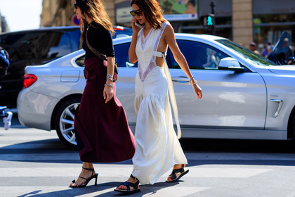 black shoes, high heels, lace dress, leather shoes, sunglasses, white dress, fashion week, frenchystyle, FW, jonathan paciullo, street style, PFW, PARIS, horizontal, atmosphere details, detail, AUTUMN WINTER 2018-2019, FALL WINTER 2018-2019, FW 18-19, Christine Centenera