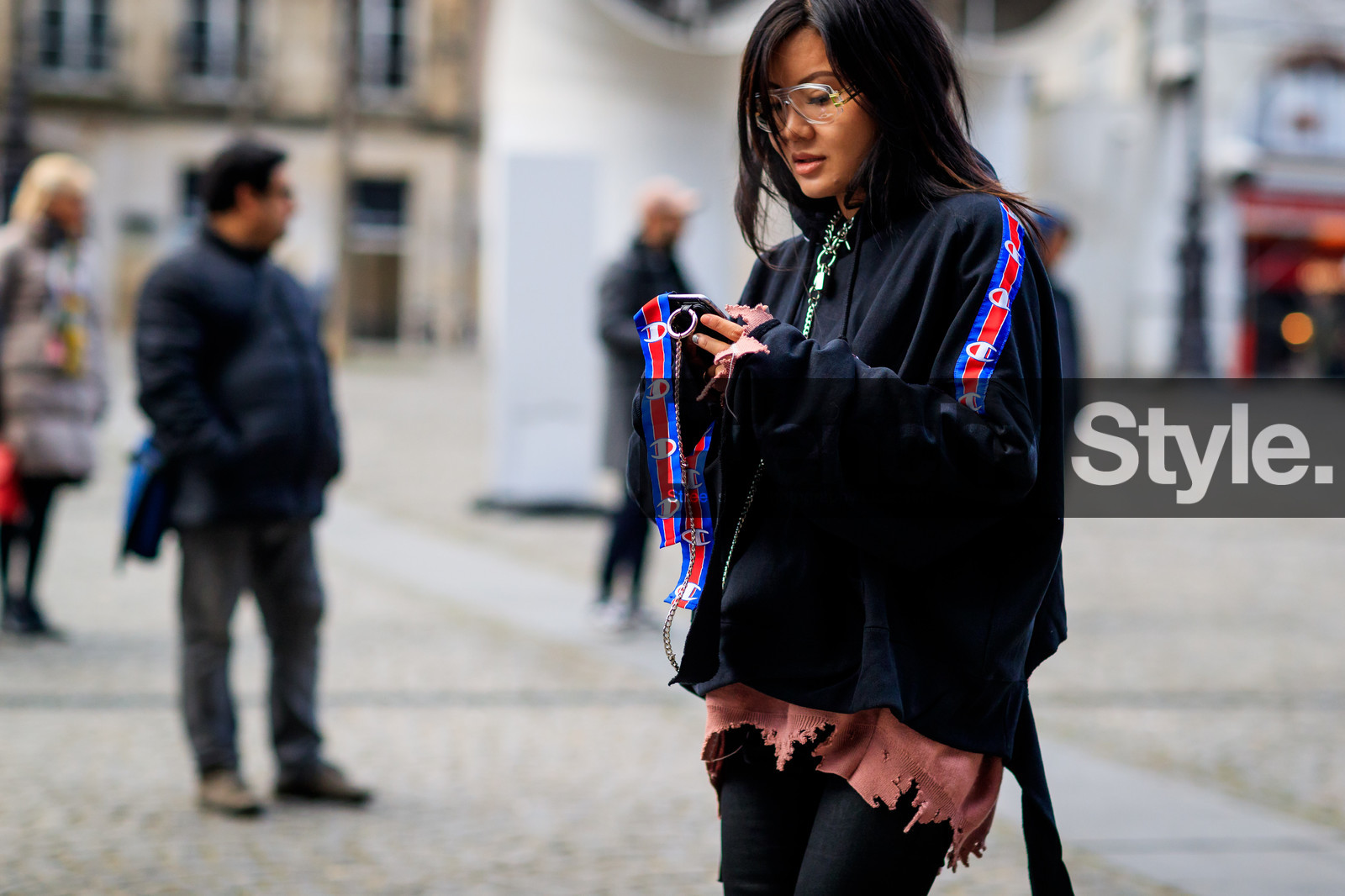 black sweater, vêtements, zip, fashion week, frenchystyle, FW, jonathan paciullo, street style, PFW, PARIS, SPRING SUMMER 2017, SS 17, HAUTE COUTURE, atmosphere details, detail, horizontal