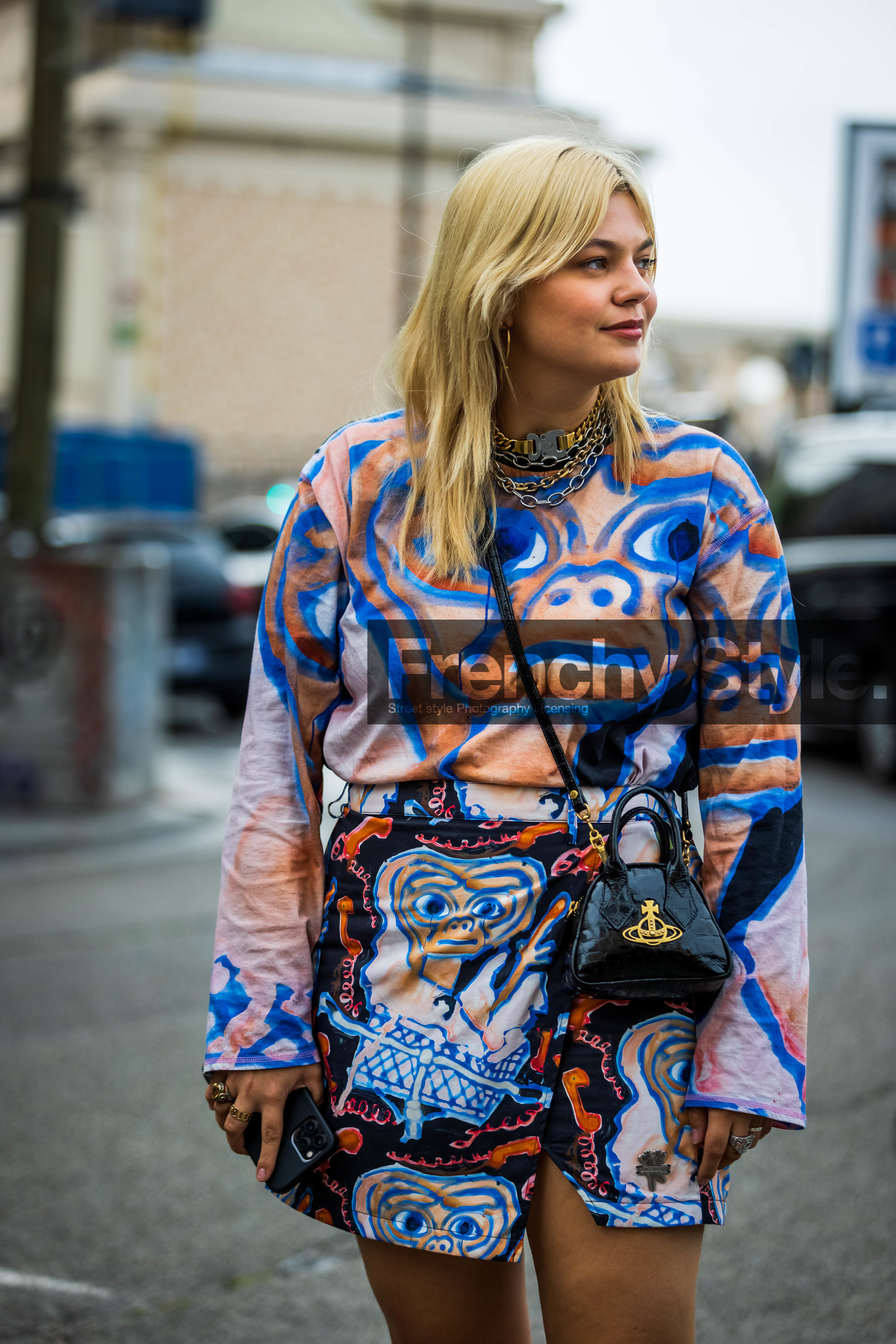 bag, black bag, black skirt, blue skirt, blue top, camel top, chain necklace, color, croco bag, crossbody bag, E.T print, leather bag, Louane   ANne Peichert, multicolor, necklace, phone, print, printed skirt, printed top, skirt, top, wrap skirt, fashion week, frenchystyle, FW, jonathan paciullo, street style, PFW, PARIS, SPRING SUMMER 2022, SS 22, vertical, atmosphere details