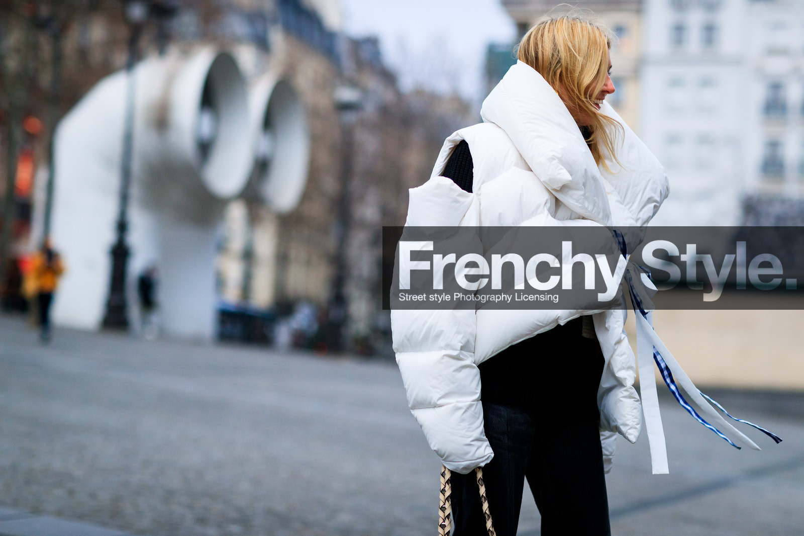 black denim, down jacket, trousers, white coat, white jacket, fashion week, frenchystyle, FW, jonathan paciullo, street style, PFW, PARIS, SPRING SUMMER 2017, SS 17, HAUTE COUTURE, atmosphere details, detail, horizontal, camille charriere