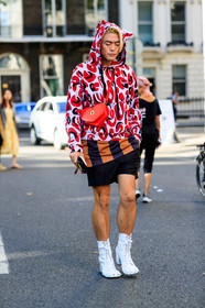 sportswear, animal print sweat shirt, hoodie, crossbody bag, red leather bag, heart shape bag, black bermuda shorts, laced boots, white leather boots, studs boots, heels shoes, striped top, charles jeffrey loverboy pull, charles jeffrey loverboy shoes, fashion week, frenchystyle, FW, jonathan paciullo, street style, vertical, full length