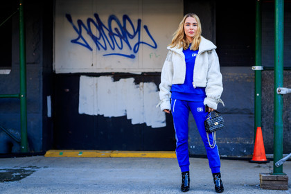 balenciaga, black bag, black shoes, blue pants, blue sweater, fur jacket, high heels, leather bag, leather shoes, studs, sweatpants, trousers, valentino, varnished leather shoes, white fur, white jacket, street style, jonathan paciullo, FW, frenchystyle, fashion week, NYFW, NEW YORK, AUTUMN WINTER 2018-2019, AW 18-19, FALL WINTER 2018-2019, FW 18-19, atmosphere details, horizontal, full length