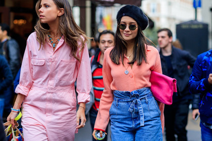 anna rosa vitiello, atmosphere details, beret, black hat, blue denim, denim pants, detail, fashion week, florrie thomas, frenchystyle, FW, high waist, horizontal, jeans, jonathan paciullo, leather bag, LFW, LONDON, necklace, pink bag, pink cardigan, pink jumpsuit, SPRING SUMMER 2018, SS 18, street style, trousers