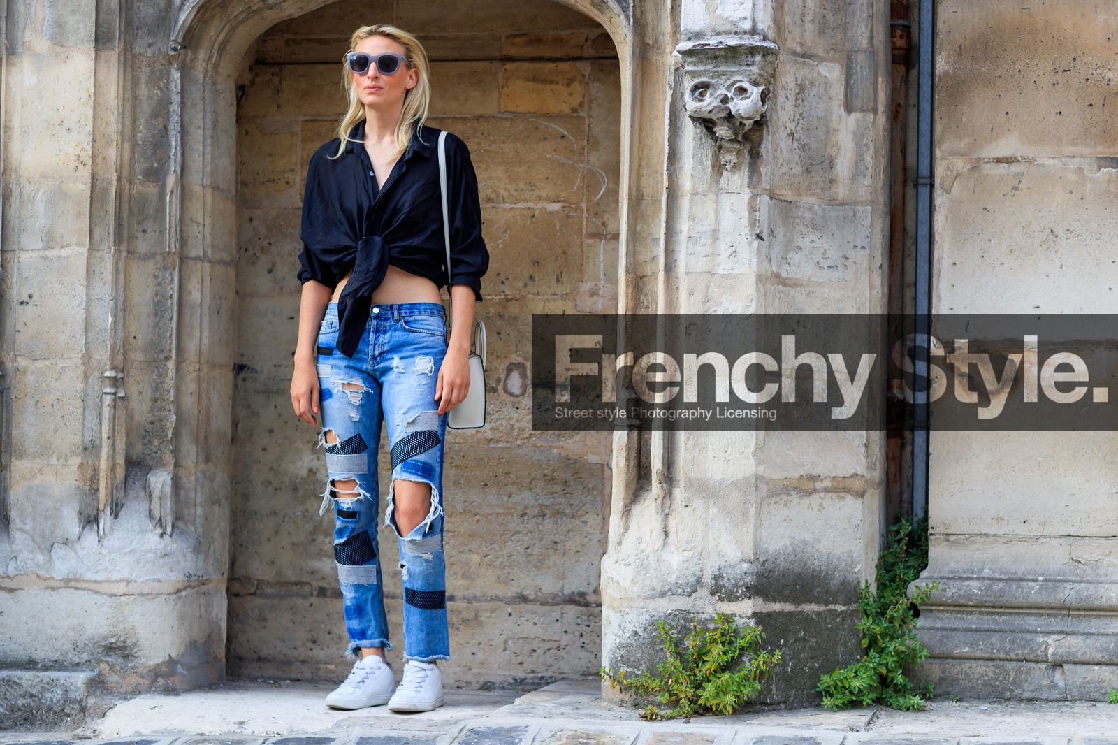 atmosphere details, black shirt, blue denim, denim pants, fashion week, frenchystyle, full length, FW, horizontal, jeans, jonathan paciullo, leather bag, leather shoes, MENSWEAR, model, PARIS, patchwork, PFW, ripped pants, SPRING SUMMER 2018, SS 18, street style, sunglasses, trousers, white bag, white sneakers