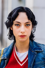 makeup, beauty, fashion week, frenchystyle, FW, jonathan paciullo, street style, SPRING SUMMER 2022, SS 22, LFW, LONDON, vertical, atmosphere details, detail, model