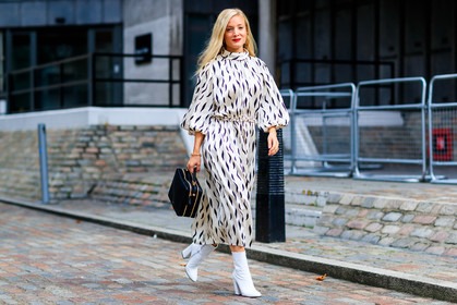 atmosphere details, black and white, black bag, detail, fashion week, frenchystyle, FW, graphic dress, high heels, horizontal, jonathan paciullo, kate foley, leather bag, leather shoes, LFW, LONDON, printed dress, SPRING SUMMER 2018, SS 18, street style, white boots, white dress